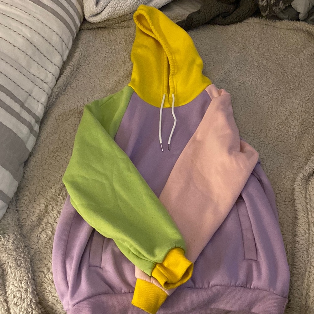 Woman’s S Romwe Color Block Hoodie. Fleece